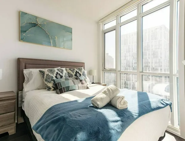 Downtown Toronto Luxury Suites hotel detail image 4