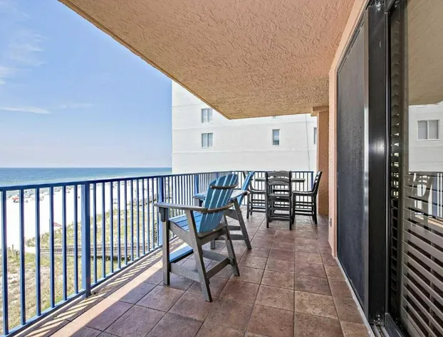 Four Seasons 403 West hotel detail image 4