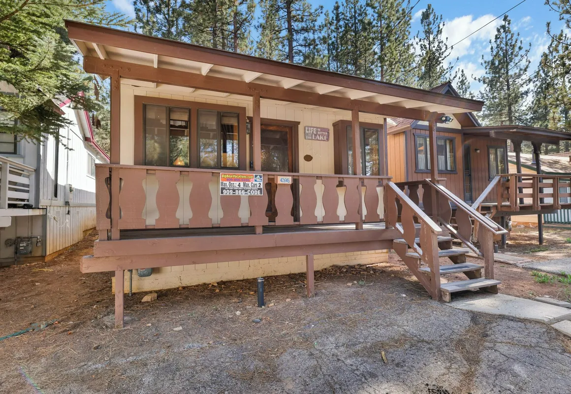 Moose INN #1836 hotel hero