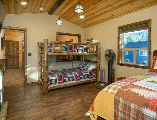 Luxury Lodge #1888 hotel detail image 4