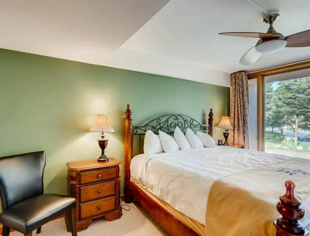 Lakeside Village 4 Bedroom Condo hotel detail image 2