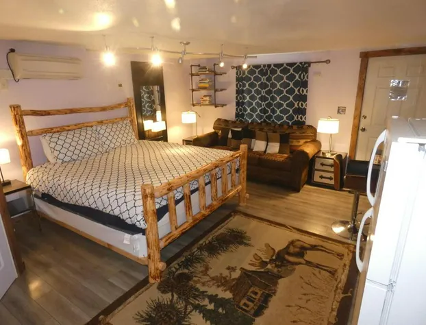 Yellowstone Motel - Adults Only - All rooms have kitchens hotel detail image 2