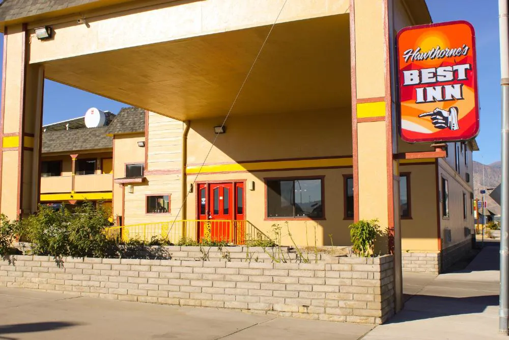 Hawthorne's Best Inn hotel hero