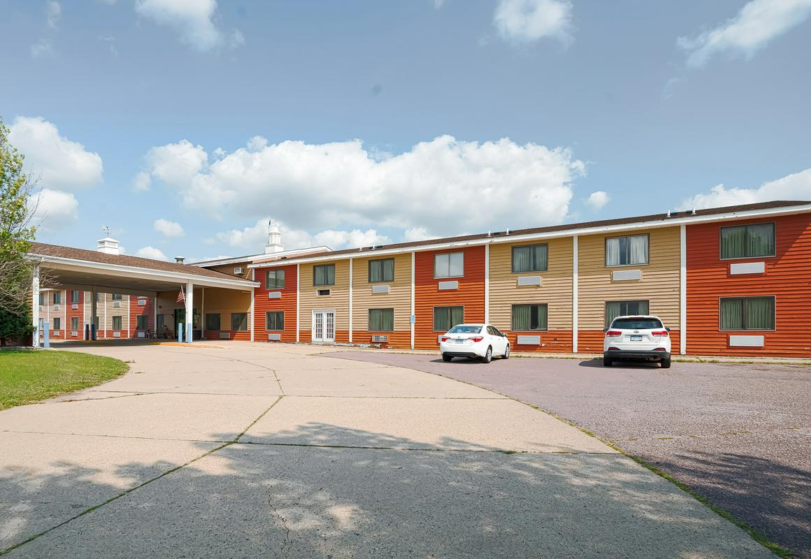 OYO Hotel Redwood Falls near Jackpot Casino hotel hero