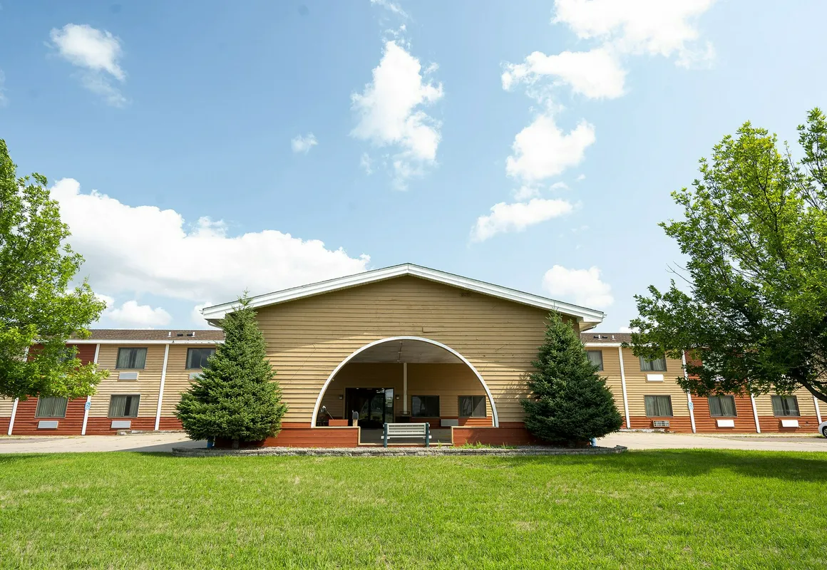 OYO Hotel Redwood Falls near Jackpot Casino hotel hero