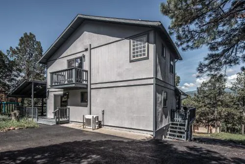 Gray Wolf Lodge hotel detail image 4