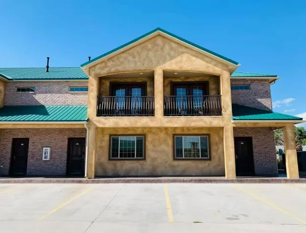 CB&M Executive Suites hotel detail image 2