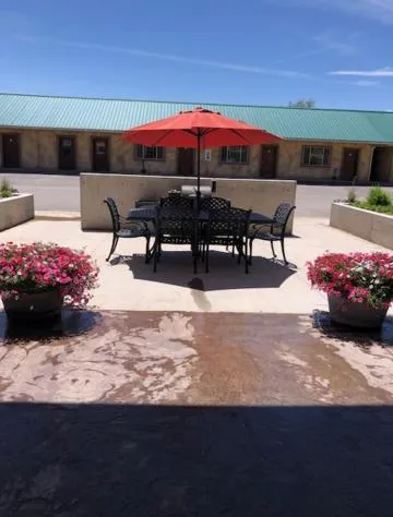 CB&M Executive Suites hotel detail image 3