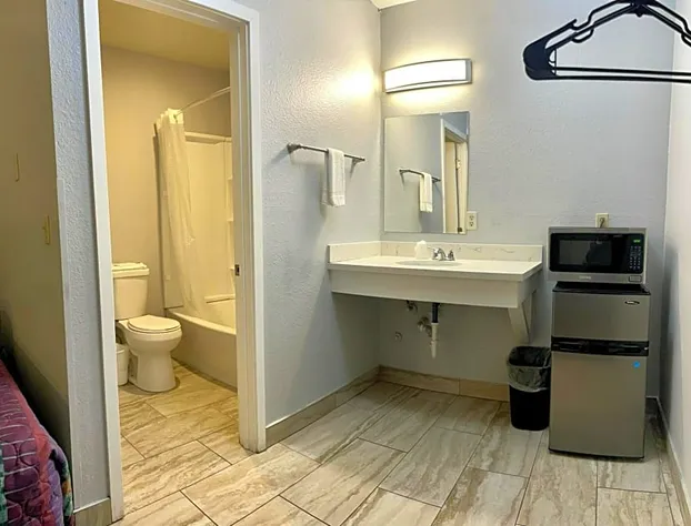 Emerald Best Motel Edmonds hotel detail image 3