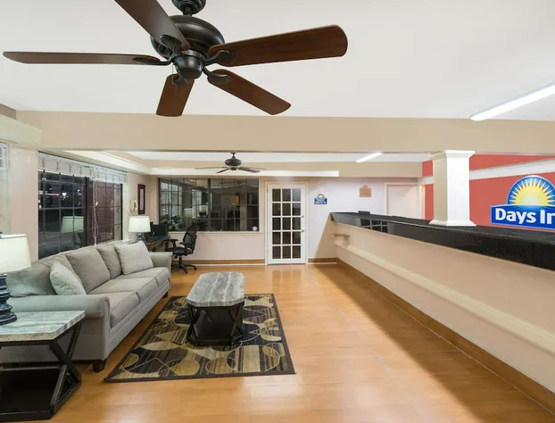 Days Inn by Wyndham College Station University Drive hotel detail image 2