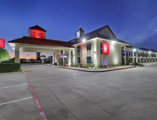 Red Roof Inn PLUS+ Dallas – Addison hotel detail image 4