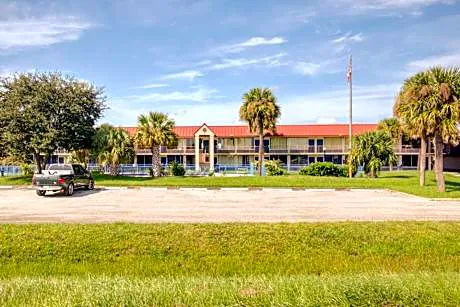 OYO Hotel Dundee By Crystal Lake hotel detail image 2