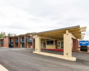 Rodeway Inn Flagstaff East Route 66 hotel hero