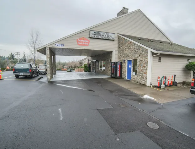 Sunnyside Inn & Suites hotel detail image 2