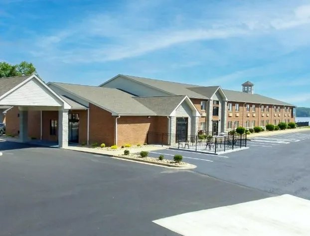 Clarion Pointe on the lake Clarksville-South Hill West hotel detail image 2