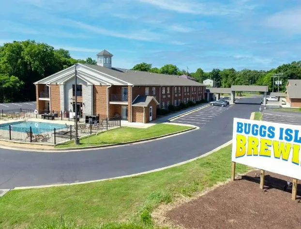Clarion Pointe on the lake Clarksville-South Hill West hotel detail image 1
