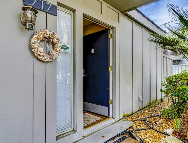 Queens Grant 717 hotel detail image 1