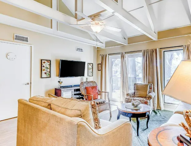 Queens Grant 717 hotel detail image 2