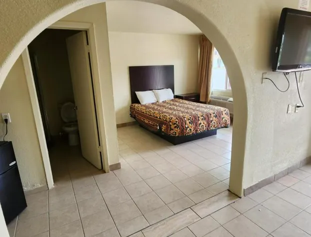 HomeTown Inn and Suites hotel detail image 3