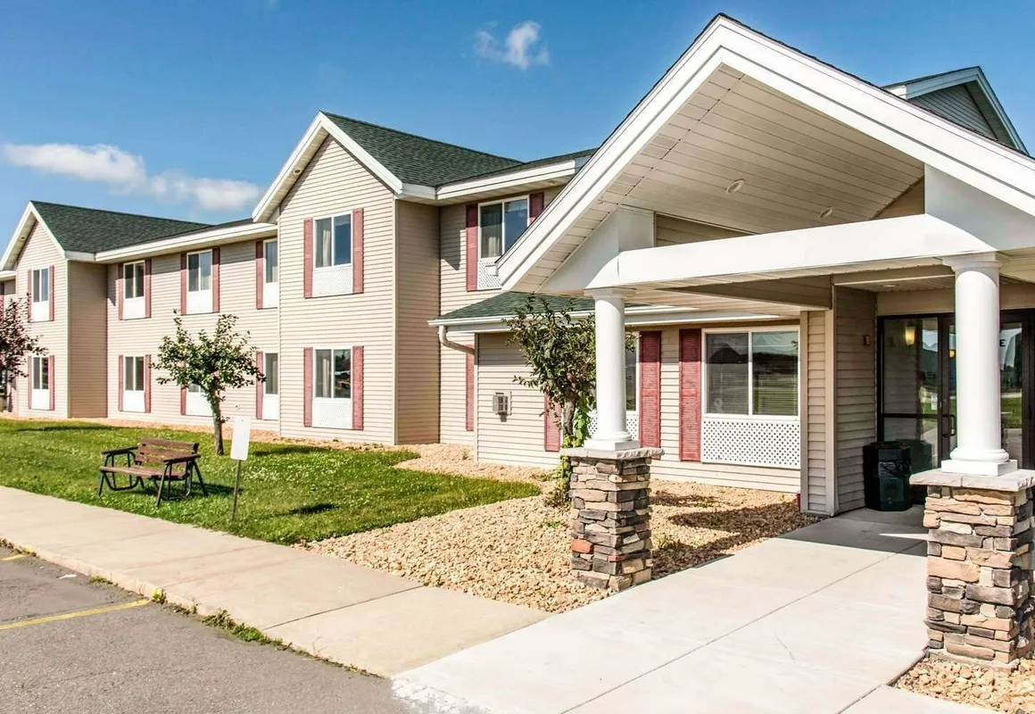 Travelers Lodge & Suites hotel hero