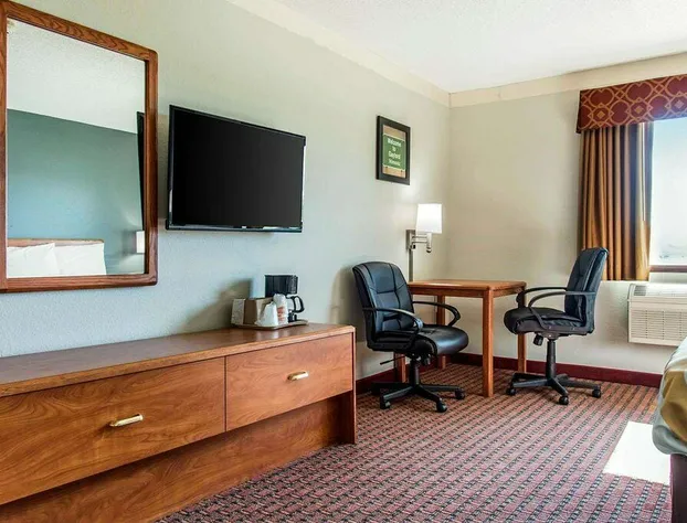 Travelers Lodge & Suites hotel detail image 2