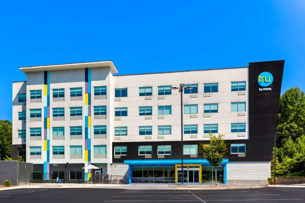 Tru by Hilton Asheville Blue Ridge Parkway hotel hero