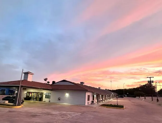 Sunset Inn hotel detail image 1