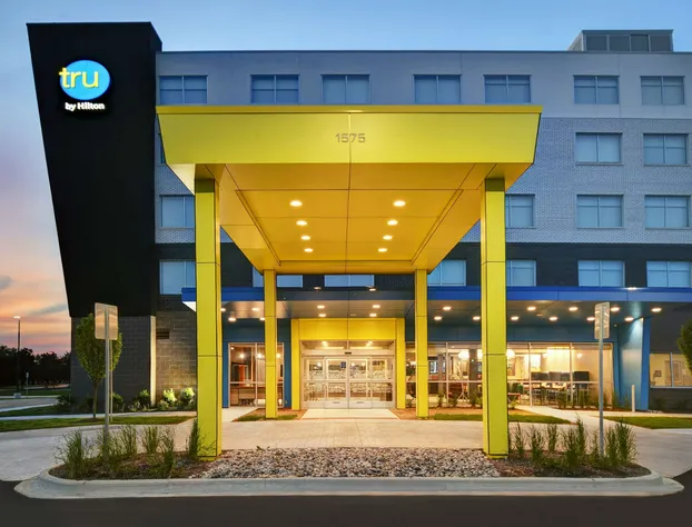 Tru by Hilton Troy Detroit hotel detail image 2