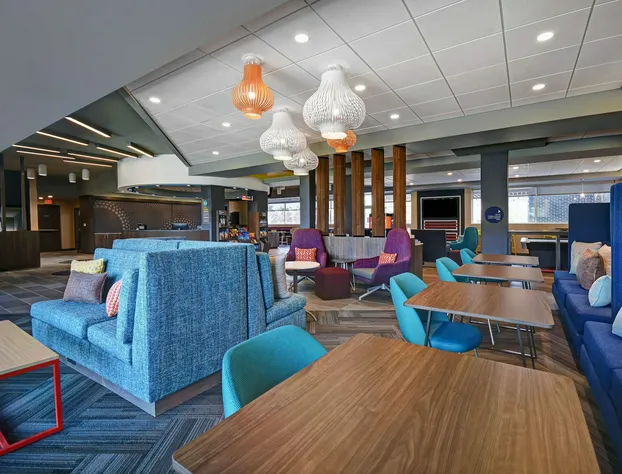 Tru by Hilton Troy Detroit hotel detail image 4