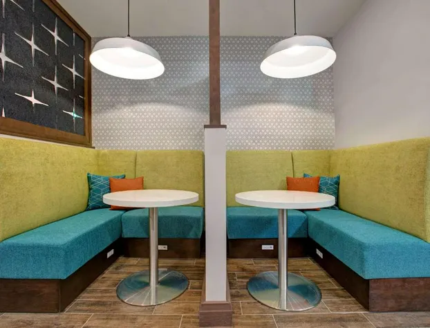 Hampton Inn & Suites by Hilton Waterloo St. Jacobs hotel detail image 4