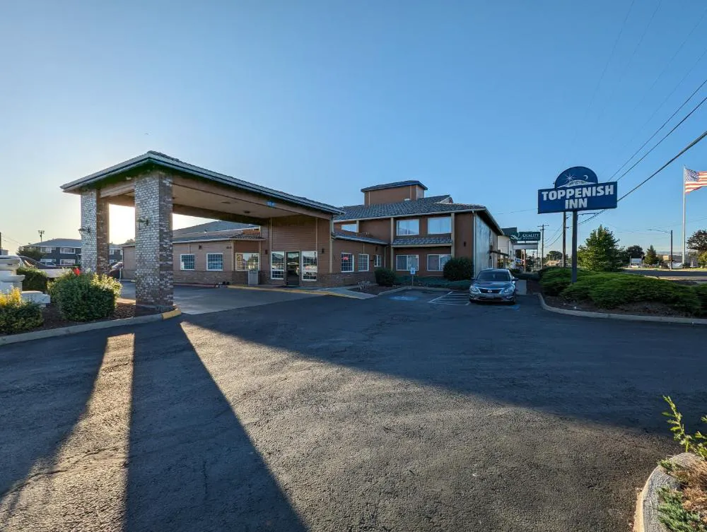 Toppenish Inn and Suites hotel hero