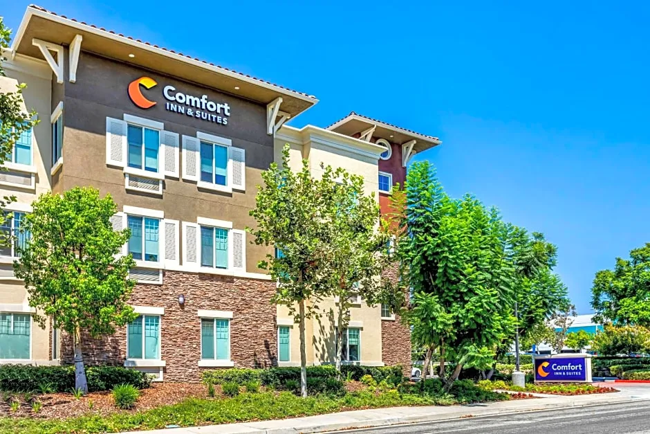 Comfort Inn & Suites Near Ontario Airport hotel hero