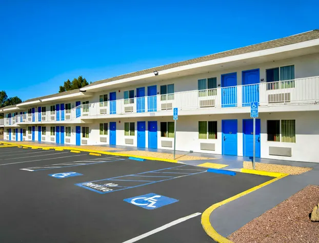 Motel 6 Victorville hotel detail image 4