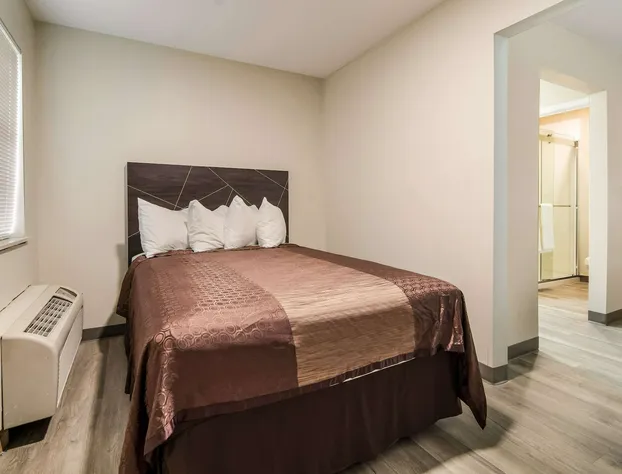 Quality Inn & Suites Dallas - Cityplace hotel detail image 4