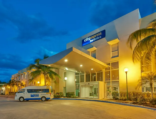 City Express by Marriott Playa Del Carmen hotel detail image 1