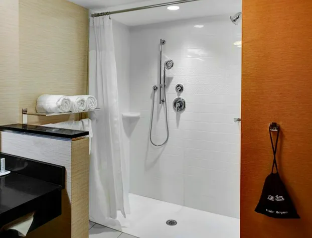 Fairfield Inn & Suites by Marriott Cape Cod Hyannis hotel detail image 2