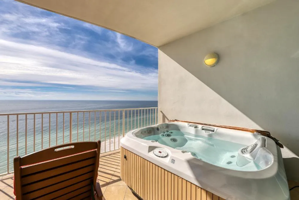 Turquoise C1507 hotel hero