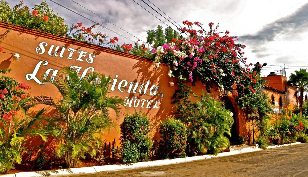 Hotel Suites La Hacienda hotel hero