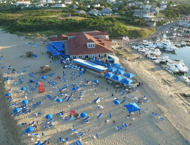 Ballard's hotel detail image 2