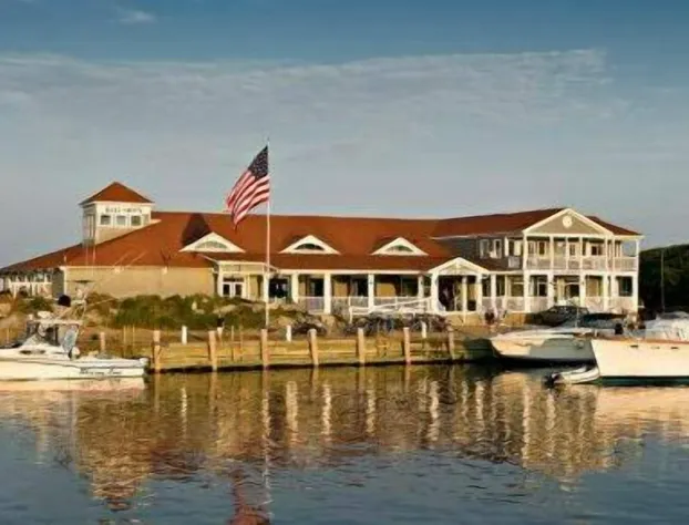 Ballard's hotel detail image 3