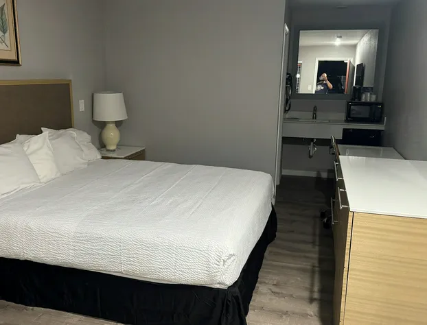 Pacific Express Inn hotel detail image 4