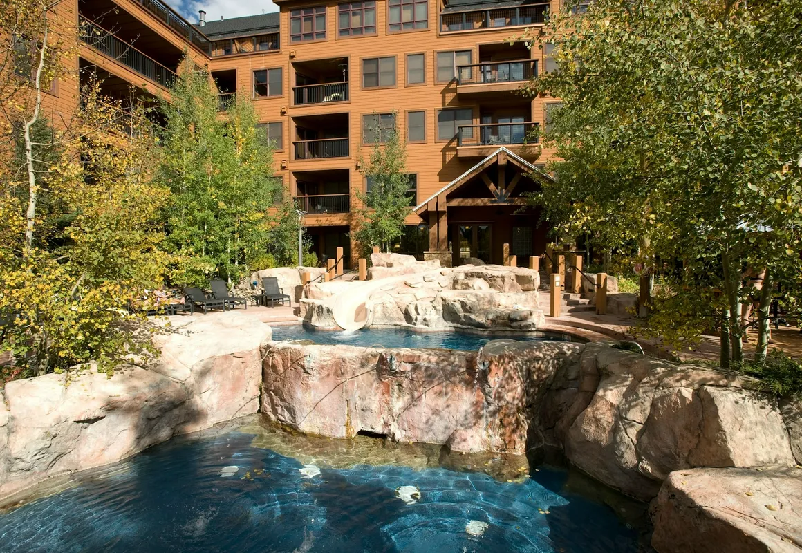 Springs 8848 hotel hero