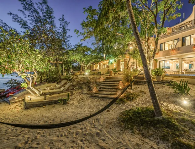 Lola by Coco B Isla hotel detail image 1