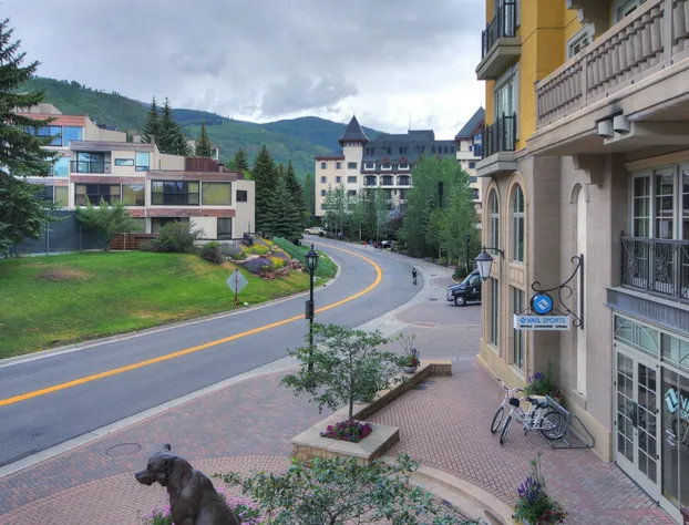 Ritz Carlton Residence Spacious with Valley Views by RedAwning hotel detail image 2