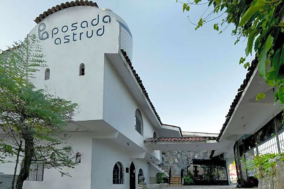 OYO Posada Astrud hotel hero