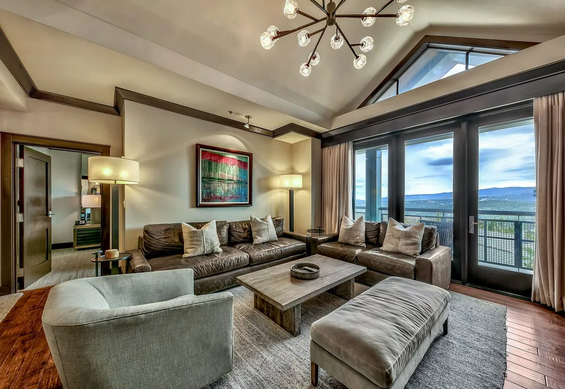 Must See Luxury Vacation - Sleeps 10 4 Bedroom Condo by RedAwning hotel hero