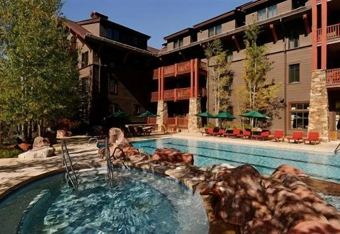 Aspen Ritz Carlton 3 bed Premier 02 hotel hero