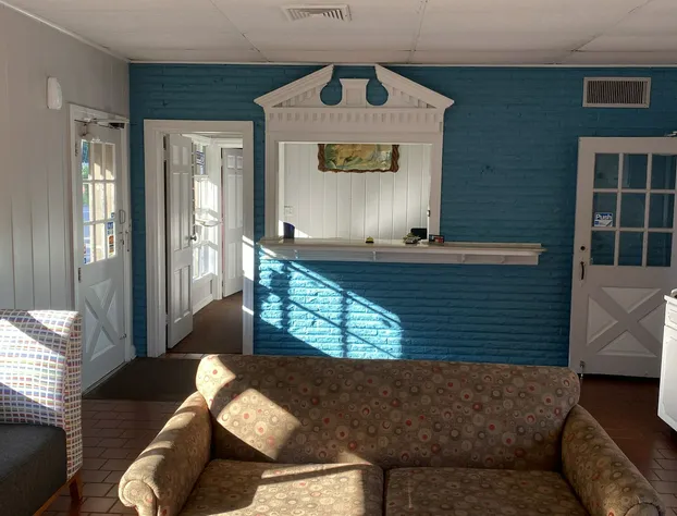 Colonial Manor Motel hotel detail image 1