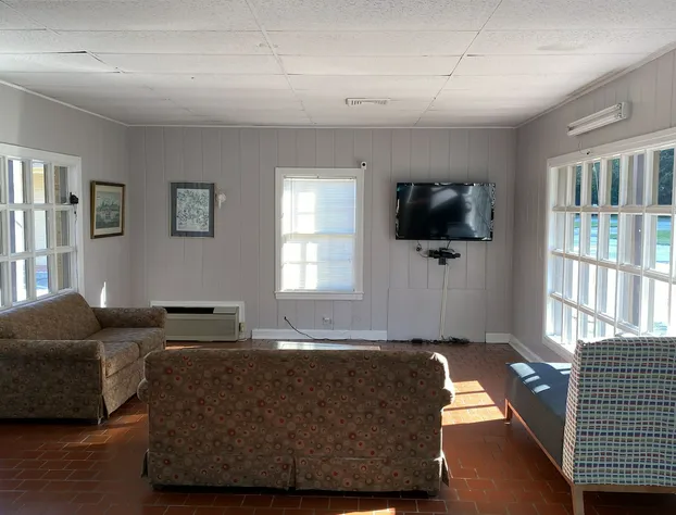 Colonial Manor Motel hotel detail image 2