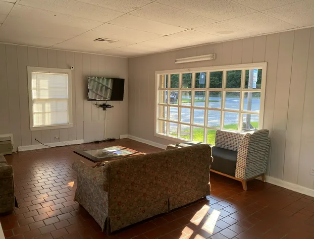 Colonial Manor Motel hotel detail image 3